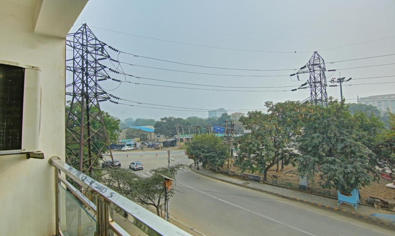Itsy Hotels Nyra Gurgaon Exterior photo